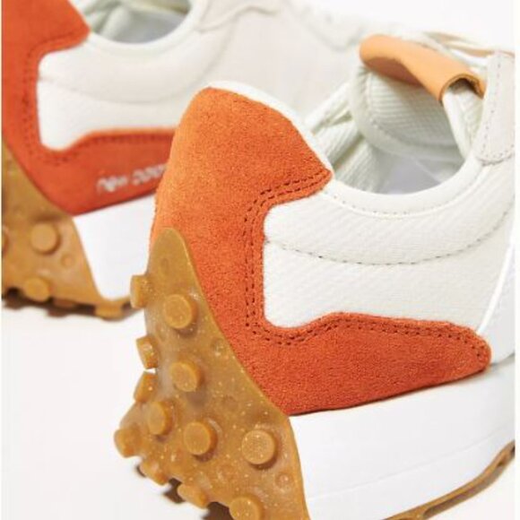 NWT New Balance 327 Retro 70s Sneakers in Sea Salt with Rust Oxide Size 6.5 - Picture 4 of 8